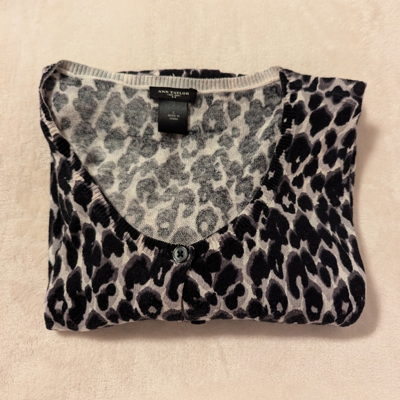 🌟3for$15 Ann Taylor Women's Button Up Sweater - Picture 12 of 13